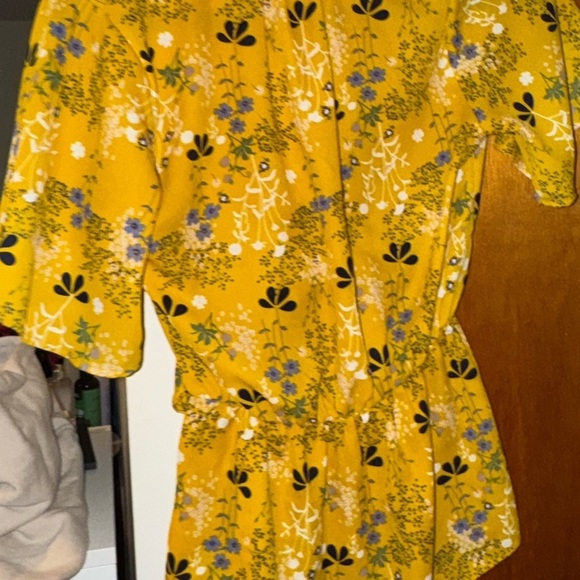 Sienna sky short sleeve shirt size small - Picture 3 of 3